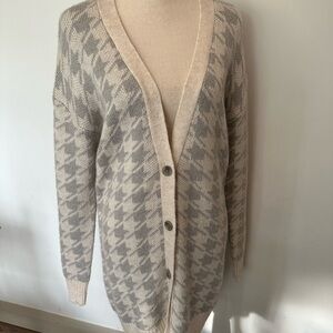 Quality Houdstooth  Cardigan Sweater Knit Button Front Grey Beige Cream SZ M